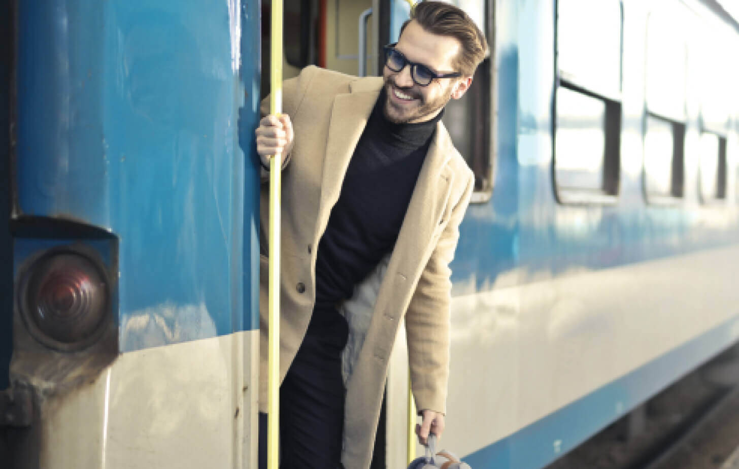 Download white paper: Customer Onboarding in Banking: Customer Experience is Key